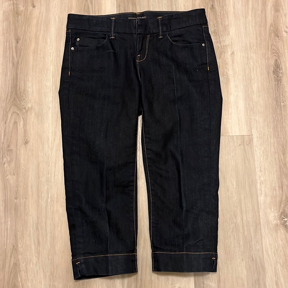 Banana Republic Factory Jean capris size 4p. Mid rise. Non smoking home. EVU